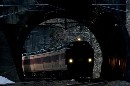 北陸トンネルを出た485系特急雷鳥 -Series 485 RAICHO came out of the HOKURIKU tunnel-