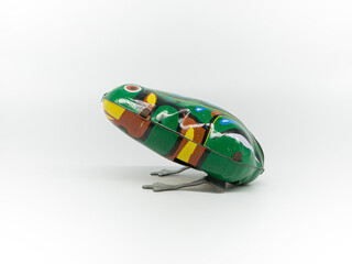 양철로 만든 80년대 태엽 방식의 완구