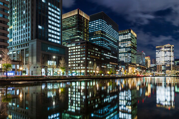 Fototapeta na wymiar 丸の内ビジネス街　東京都市夜景