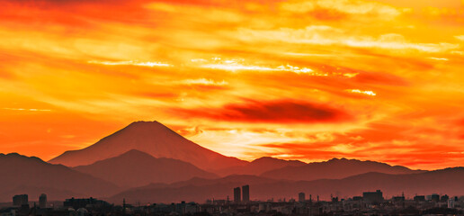 富士山と夕焼けの空　日本