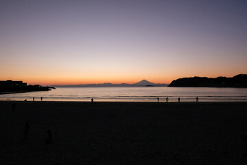 神奈川県逗子市の逗子海岸からの夕日