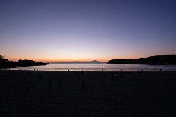 Obraz premium 神奈川県逗子市の逗子海岸からの夕日