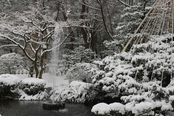 冬と雪と噴水２