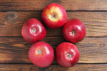 Fresh red apples