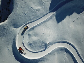 drone neige alpe route