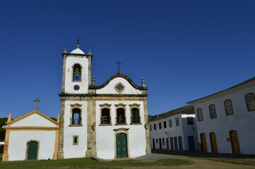 Fototapeta na wymiar Igreja de Santa Rita no centro histórico de Paraty