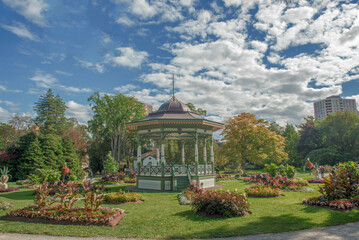 Fototapeta na wymiar pavilion in the park