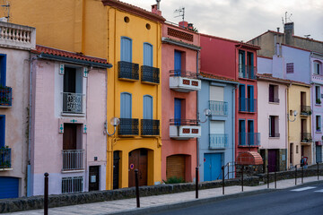 Fototapeta na wymiar Collioure traditional village with colorful houses on the south of France