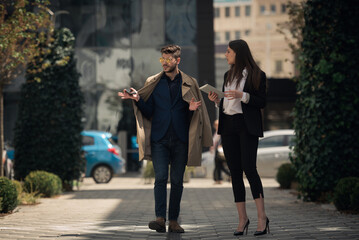 Obraz premium Thinking about the place for their new company