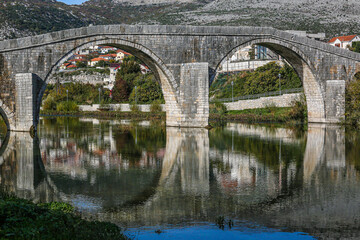 Die Arslanagić-Brücke, auch bekannt als Perović-Brücke, ist eine Brücke in der Gemeinde...