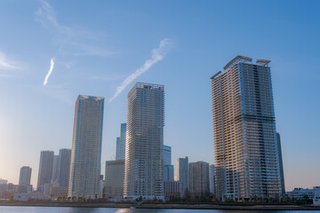 Obraz premium 東京都江東区豊洲の夕方の都市景観