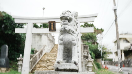 Obraz premium lion on the street in miyakojima city