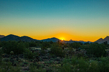Fototapeta na wymiar First light of sunrise in the Arizona desert in Scottsdale
