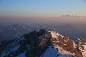 Obraz premium Mount Matthorn and other mountains just before sunset. View from Mount Pilatus.
