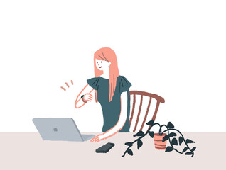 椅子に座り腕時計、（スマートウォッチ）を見る女性とパソコン（横）