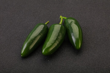 Green raw jalapeno peper heap