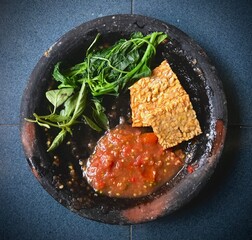 pan fried meat with vegetables