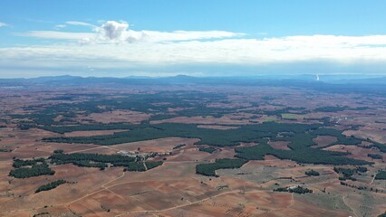 survol de la province viticole de Utiel-Requena pr&egrave;s de Valencia en Espagne