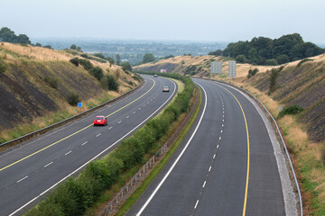dual carriageway road during pandemic restrictions in Ireland - obrazy, fototapety, plakaty