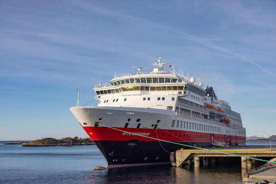 MS &laquo;Otto Sverdrup&raquo;, formerly MS &laquo;Finnmarken&raquo; is a cruise ship and former Hurtigruten ship owned by the shipping company Hurtigruten Expeditions,Helgeland,Northern Norway,scandinavia,Europe