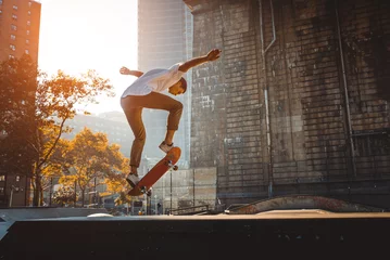 Fototapeten Skater training in a skate park in New York © oneinchpunch