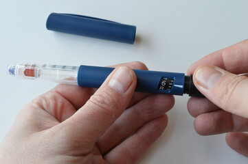 insulin pen for dosing and receiving insulin in people with diabetes