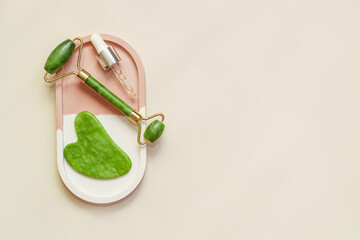 Facial Massage Jade Gouache Scraper in Gypsum Marble Decorative Stand.