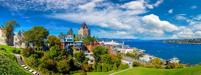 Fototapeta premium Frontenac Castle in Quebec City