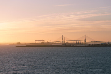 Einfahrt in den Hafen von Cadiz