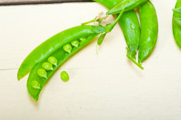 hearthy fresh green peas