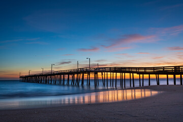 Obraz premium Blue hour at the pier.