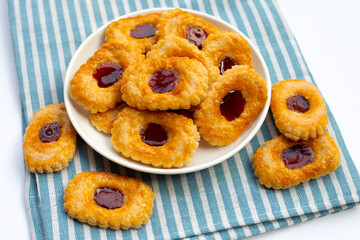 Puff pastry cookies filled with jam