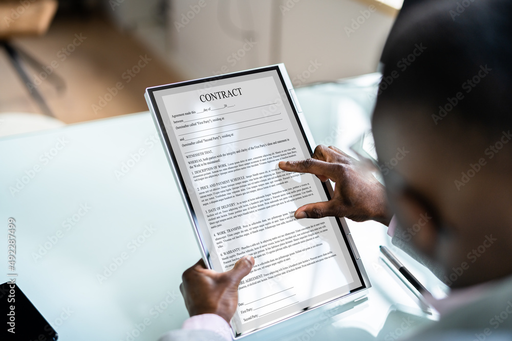Poster digital signature on contract document online