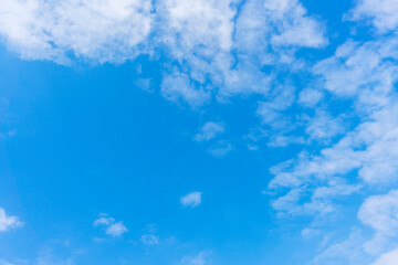 Fototapeta na wymiar Refreshing blue sky and cloud background material_blue_60