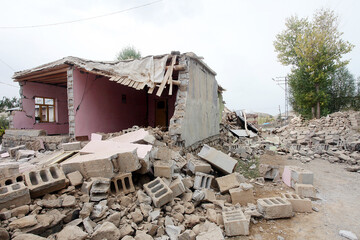 Fototapeta na wymiar Village after Earthquake in Van, Ercis, Turkey. It is 604 killed and 4152 injured in Van-Ercis Earthquake. 