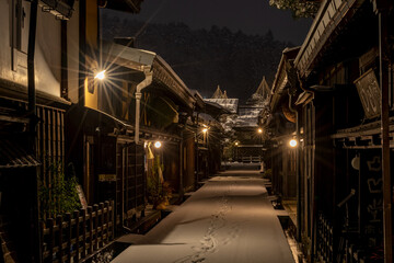 飛騨高山 雪の古い町並
