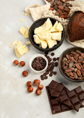 Composition with cocoa products.