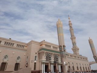 Fototapeta na wymiar The Prophet's Mosque in Madinah, Saudi Arabia