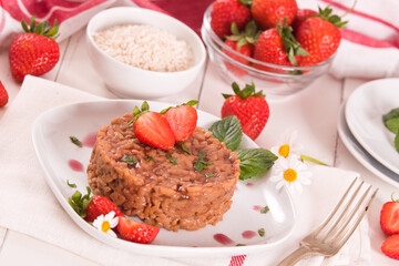 Strawberry risotto. - 492361438