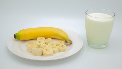 Banana slice and milk for healthy