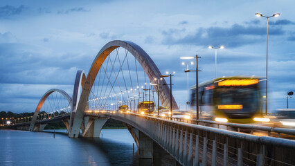 Traffic on JK Bridge at dusk in Brasilia, Federal District, capital of Brazil. - obrazy, fototapety, plakaty