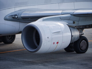 ジェット旅客機のエンジン