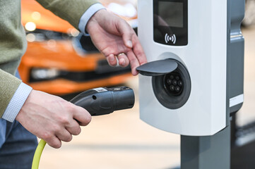 auto voiture electrique recharge borne rechargement batterie autonomie charge prise electricité