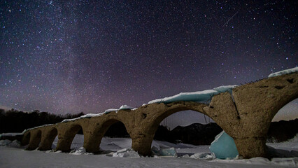 タウシュベツ橋梁　冬　星空　絶景