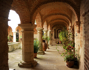 Pedroso de Acim, provincia de Cáceres. Claustro del Convento de Nuestra Señora de la Concepción...