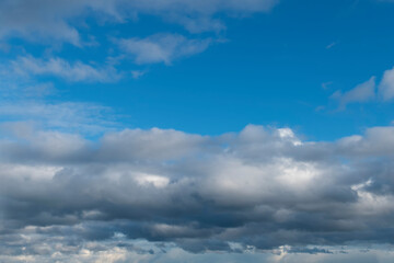 cumulus sur ciel bleu