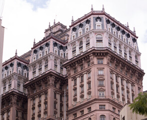 Martinelli's Buinding