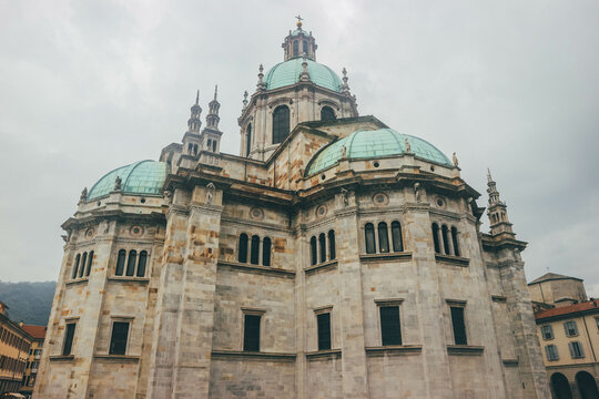 Close Look At Huge Cathedral Of Como City With Green Roofs 