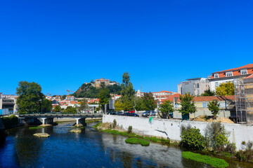 Fototapeta na wymiar Fluss Lis in Leiria, Portugal 