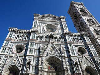 Naklejka premium Façade of the Florence Cathedral (Duomo di Firenze) with the Giotto's Bell Tower in Florence, ITALY